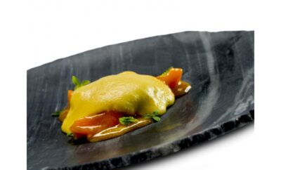 PIATTO IN MARMO NERO BORDO RUSTICO XL